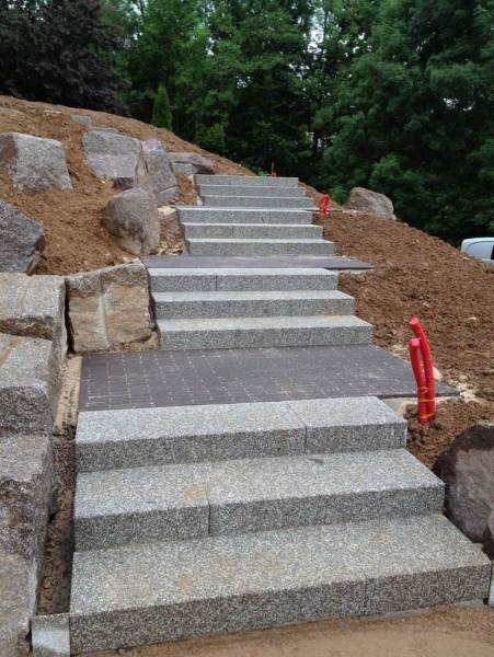 1_baradel-mineral-escalier-2