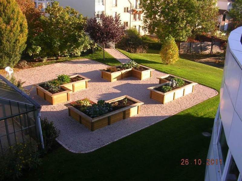 carre-potager-sur-eleve-7-1