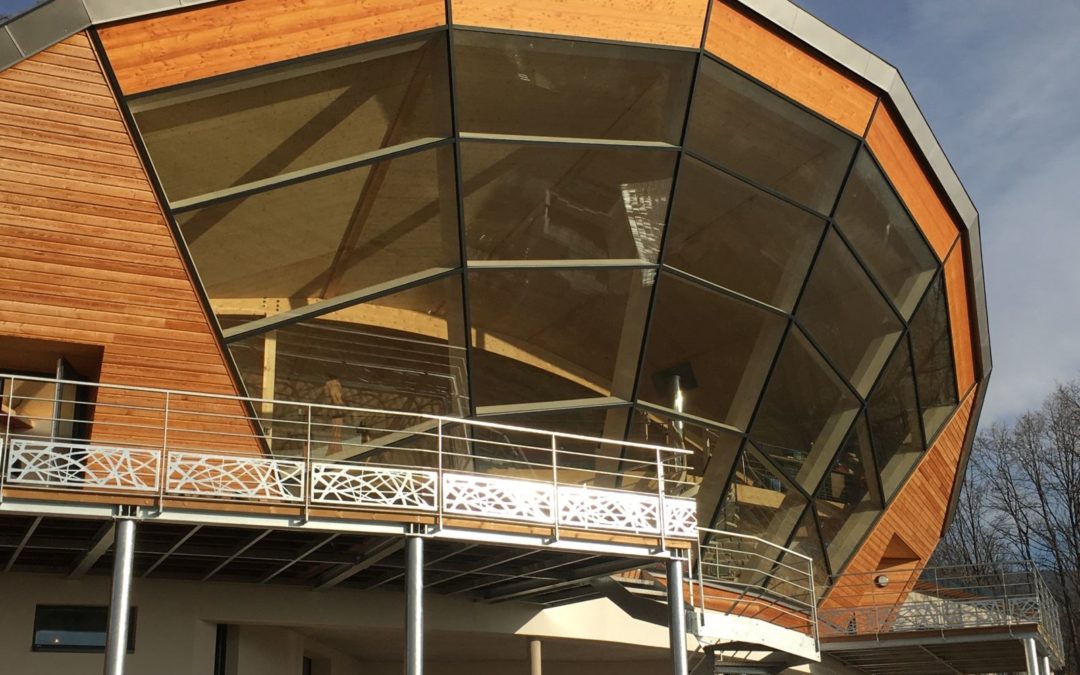 Terrasse sur pilotis et carde corps